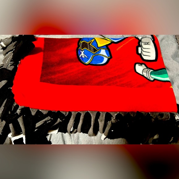 Power Rangers Super Megaforce Throw 35” x 50” - Picture 2 of 4